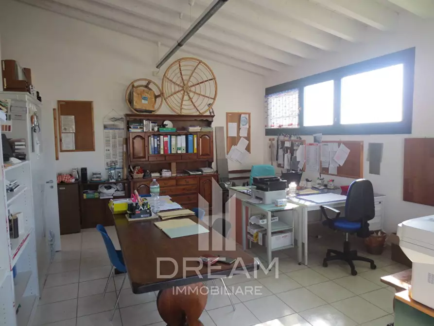 Immagine 2 di Laboratorio in vendita  in pill'e matta a Quartucciu