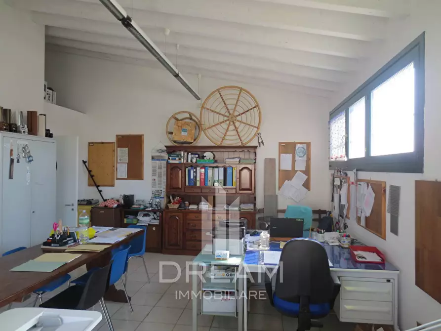 Immagine 3 di Laboratorio in vendita  in pill'e matta a Quartucciu