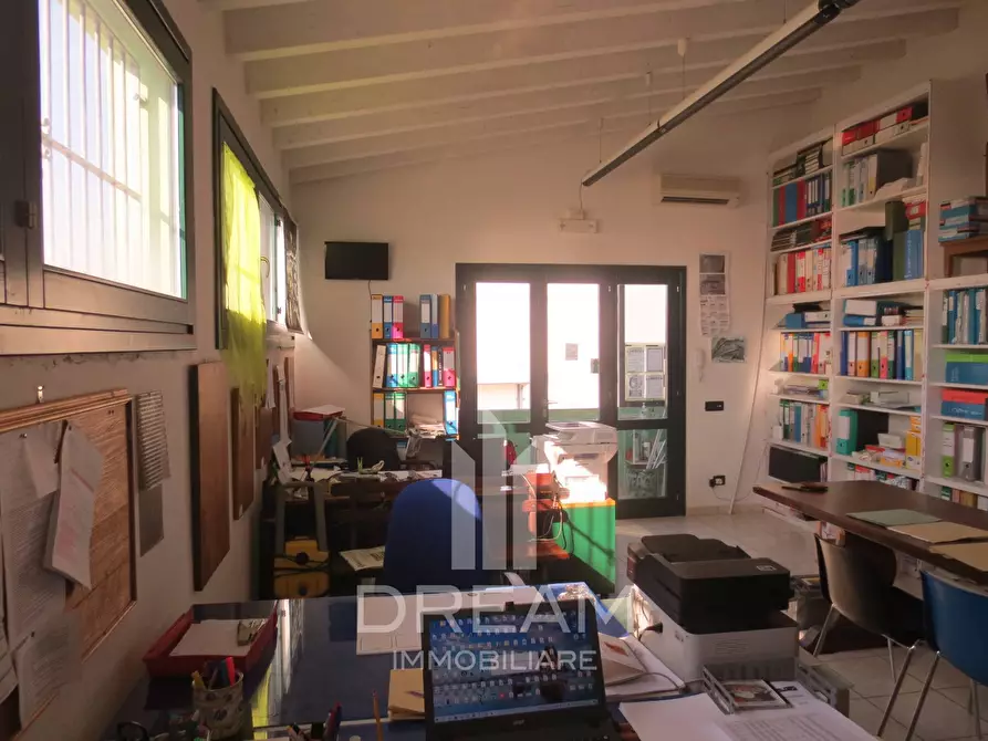 Immagine 4 di Laboratorio in vendita  in pill'e matta a Quartucciu