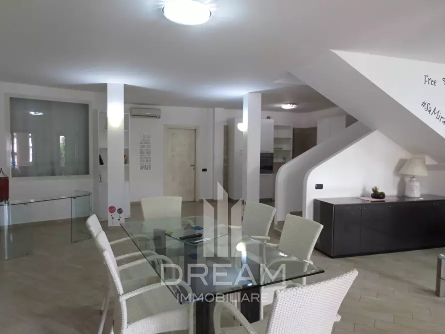 Immagine 2 di Casa semindipendente in vendita  in via Cadorna a Villasimius