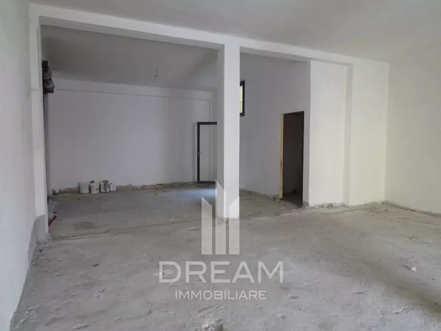 Immagine 4 di Locale commerciale in affitto  in via XX Settembre a Quartu Sant'elena