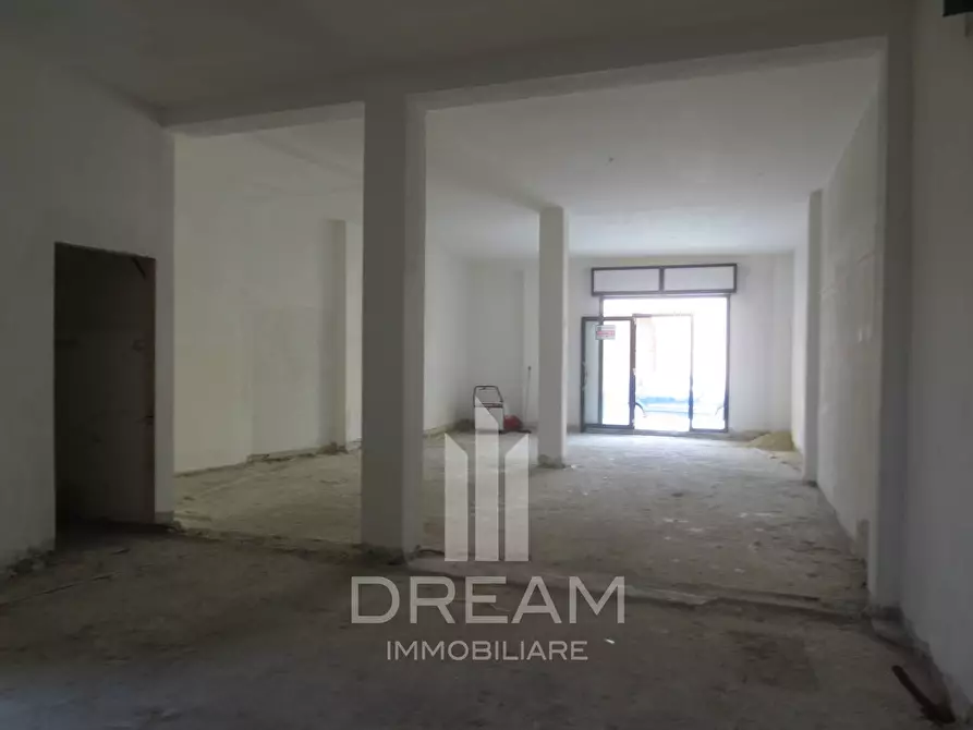 Immagine 7 di Locale commerciale in affitto  in via XX Settembre a Quartu Sant'elena