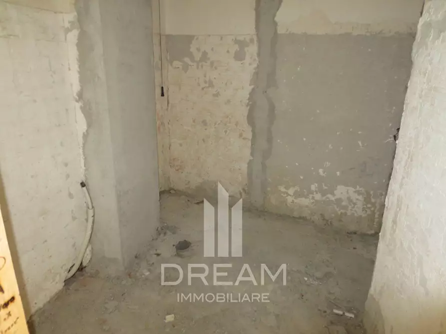 Immagine 10 di Locale commerciale in affitto  in via XX Settembre a Quartu Sant'elena