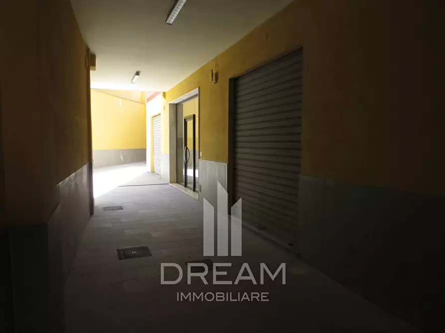 Immagine 7 di Locale commerciale in affitto  in via XX Settembre a Quartu Sant'elena