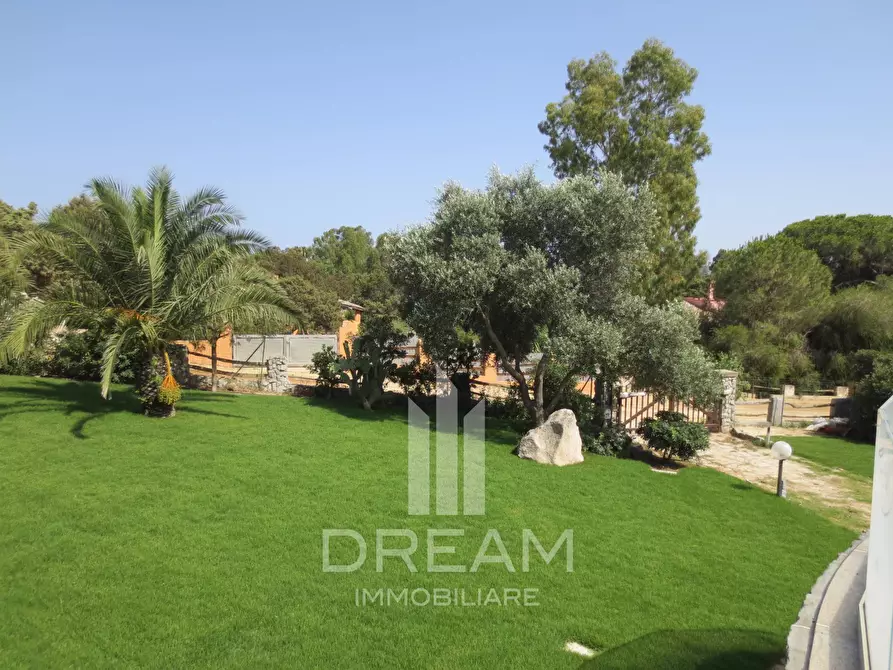 Immagine 18 di Villa in vendita  in via degli Oleandri a Villasimius