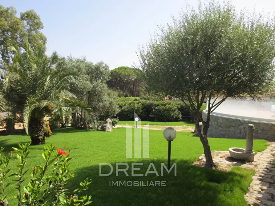 Immagine 3 di Villa in vendita  in via degli Oleandri a Villasimius