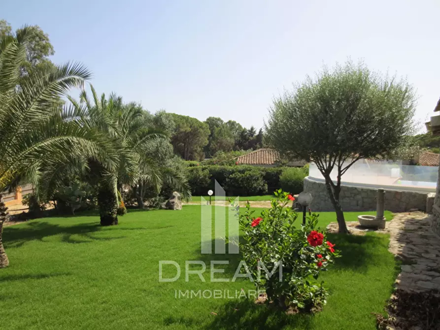 Immagine 21 di Villa in vendita  in via degli Oleandri a Villasimius