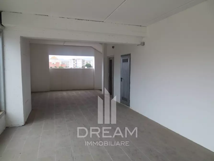 Immagine 10 di Locale commerciale in vendita  in via Livatino a Quartu Sant'elena