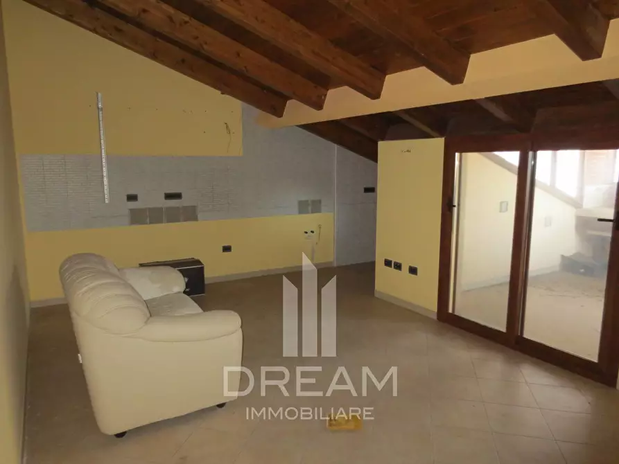 Immagine 4 di Palazzo in vendita  in via Tirso a Oristano