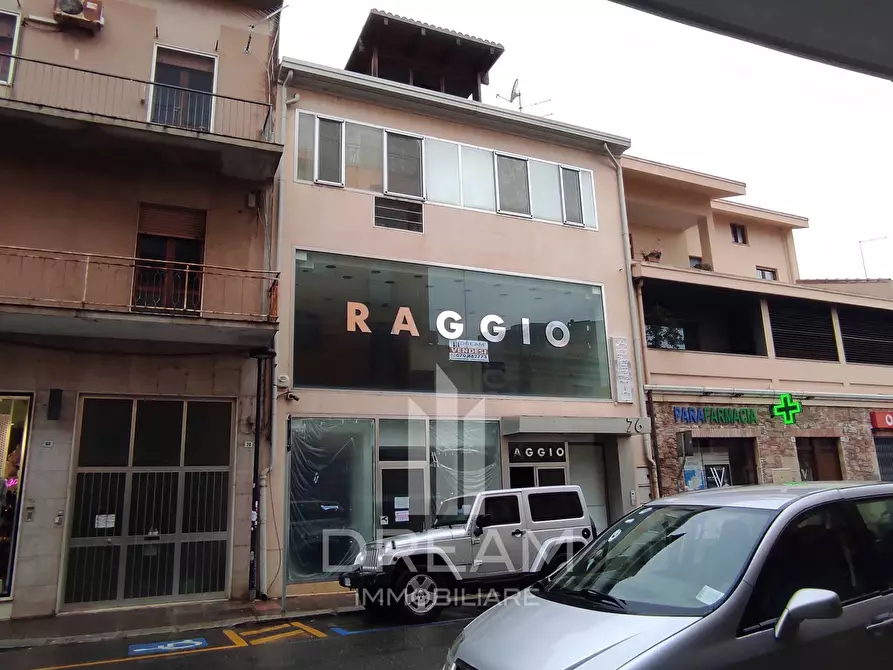 Immagine 2 di Palazzo in vendita  in via Tirso a Oristano