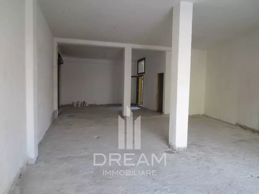 Immagine 10 di Locale commerciale in affitto  in via XX Settembre a Quartu Sant'elena