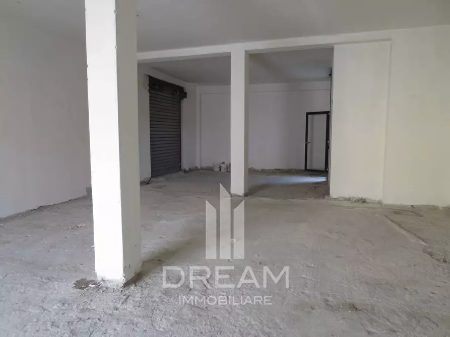 Immagine 11 di Locale commerciale in affitto  in via XX Settembre a Quartu Sant'elena