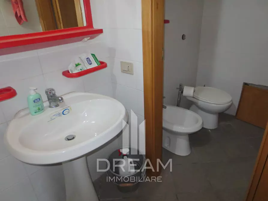 Immagine 8 di Locale commerciale in vendita  in via Ruggero Leoncavallo a Quartu Sant'elena