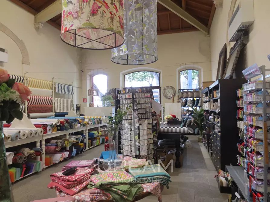 Immagine 7 di Locale commerciale in affitto  in Viale Trieste a Cagliari