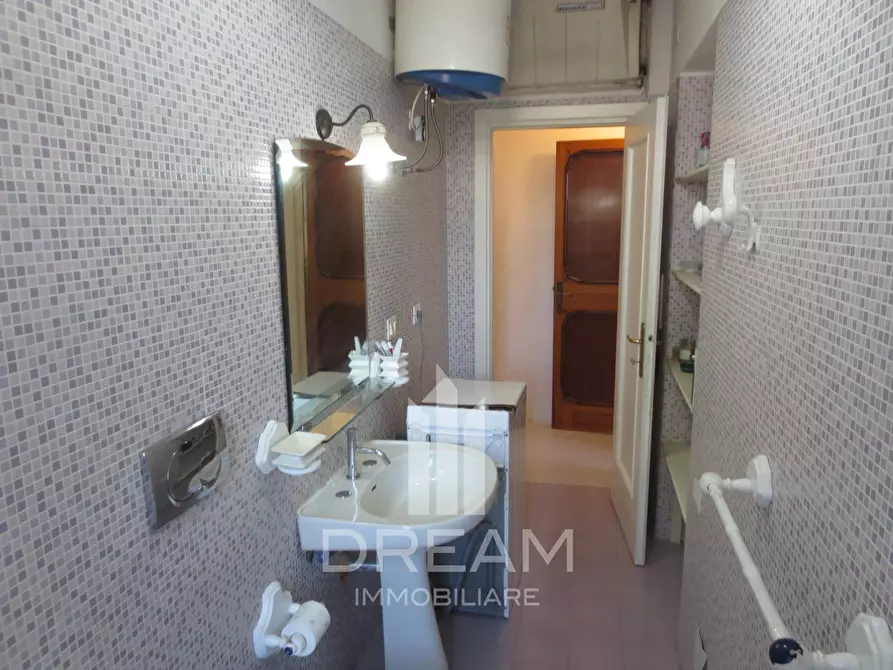 Immagine 13 di Casa bifamiliare in vendita  in via Sussalai a Quartu Sant'elena