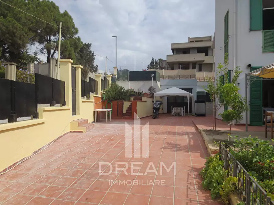 Immagine 5 di Casa bifamiliare in vendita  in via Sussalai a Quartu Sant'elena