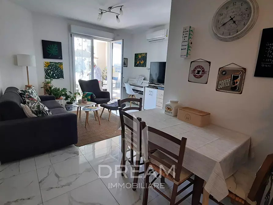 Immagine 10 di Appartamento in vendita  in VIA UNGHERIA a Quartu Sant'elena