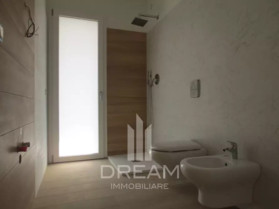 Immagine 11 di Appartamento in vendita  in via ungheria a Quartu Sant'elena