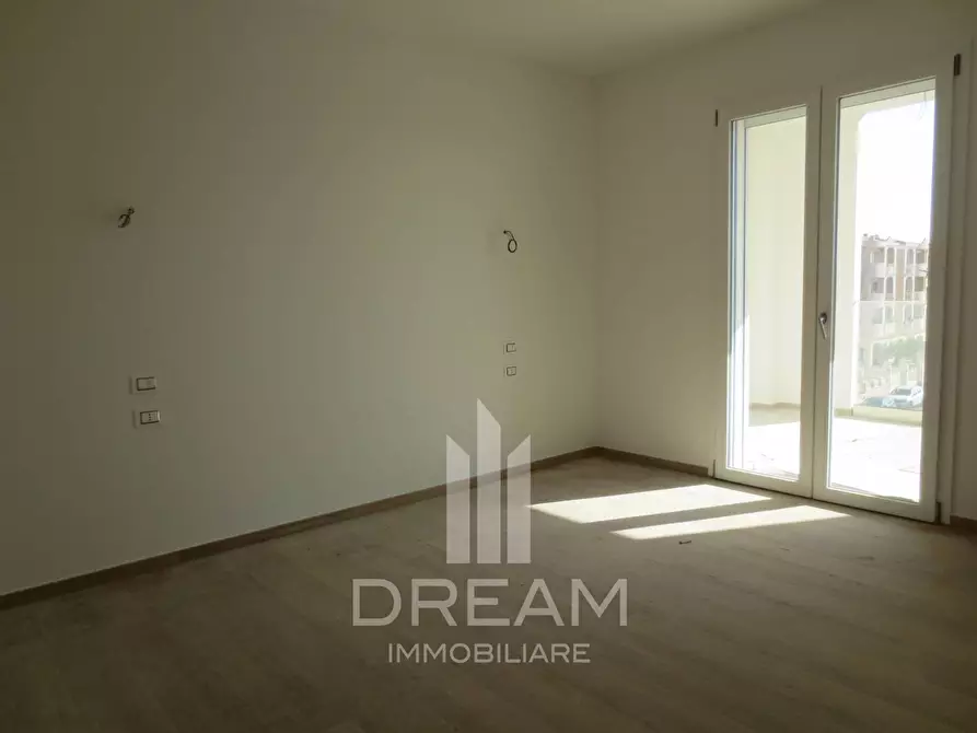 Immagine 12 di Appartamento in vendita  in via ungheria a Quartu Sant'elena