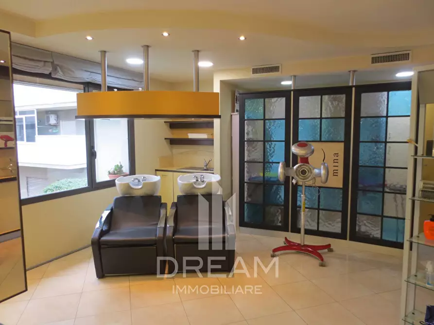 Immagine 5 di Laboratorio in affitto  in viale Colombo a Quartu Sant'elena