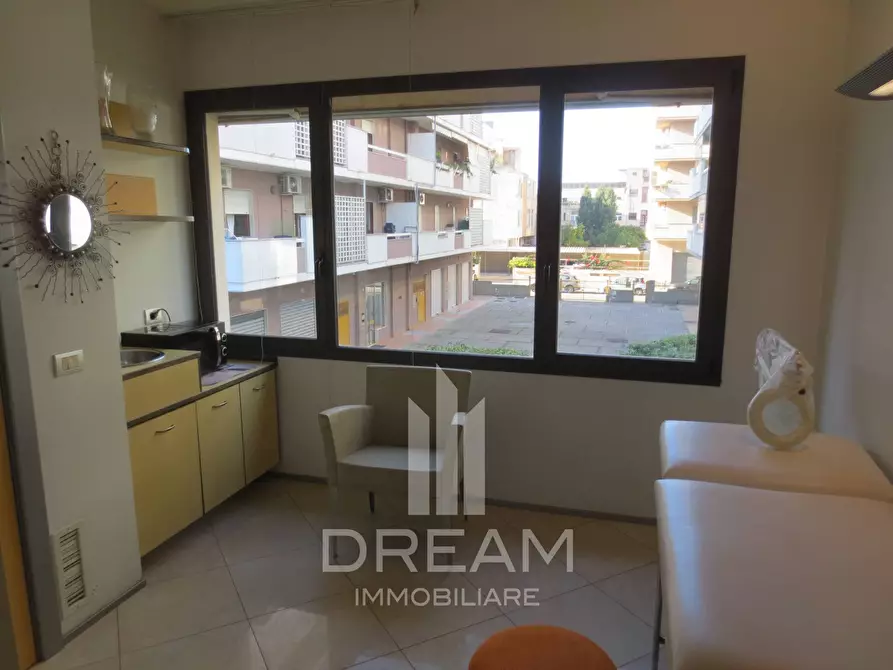 Immagine 8 di Laboratorio in affitto  in viale Colombo a Quartu Sant'elena