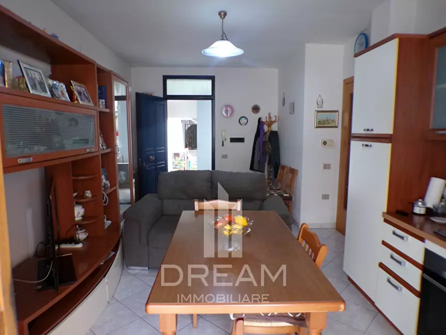 Immagine 1 di Appartamento in vendita  in via San Gemiliano a Sestu