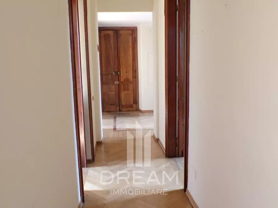 Immagine 9 di Ufficio in affitto  in Viale Regina Margherita a Cagliari