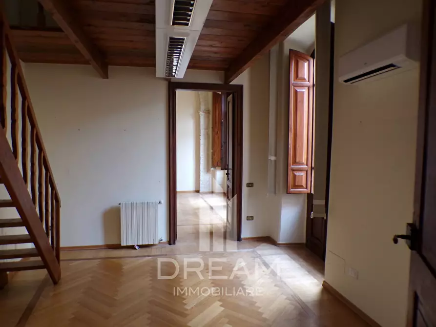 Immagine 22 di Ufficio in affitto  in Viale Regina Margherita a Cagliari