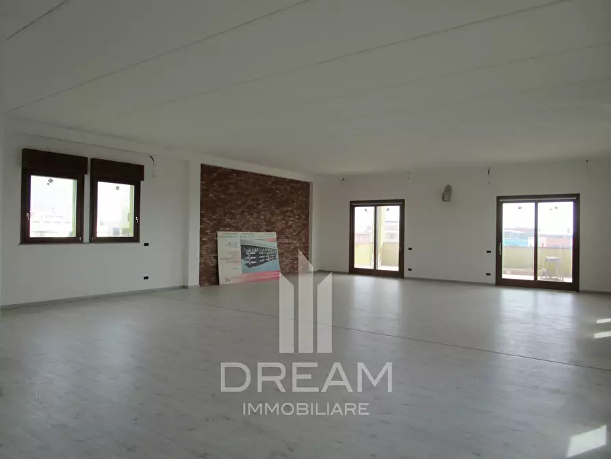 Immagine 8 di Ufficio in affitto  in via Torricelli a Selargius