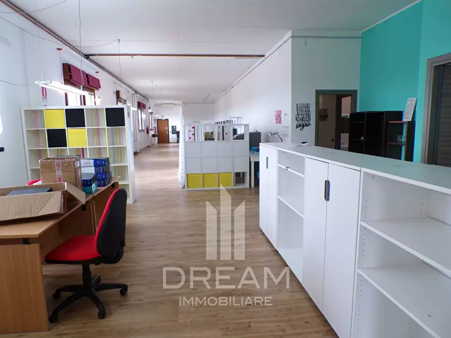 Immagine 14 di Ufficio in affitto  in via Torricelli a Selargius
