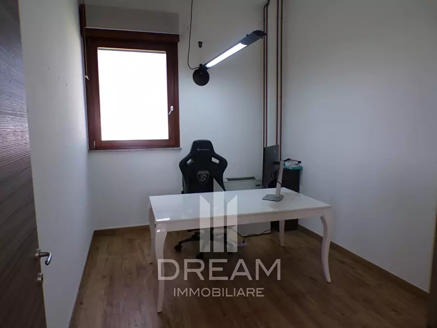 Immagine 16 di Ufficio in affitto  in via Torricelli a Selargius