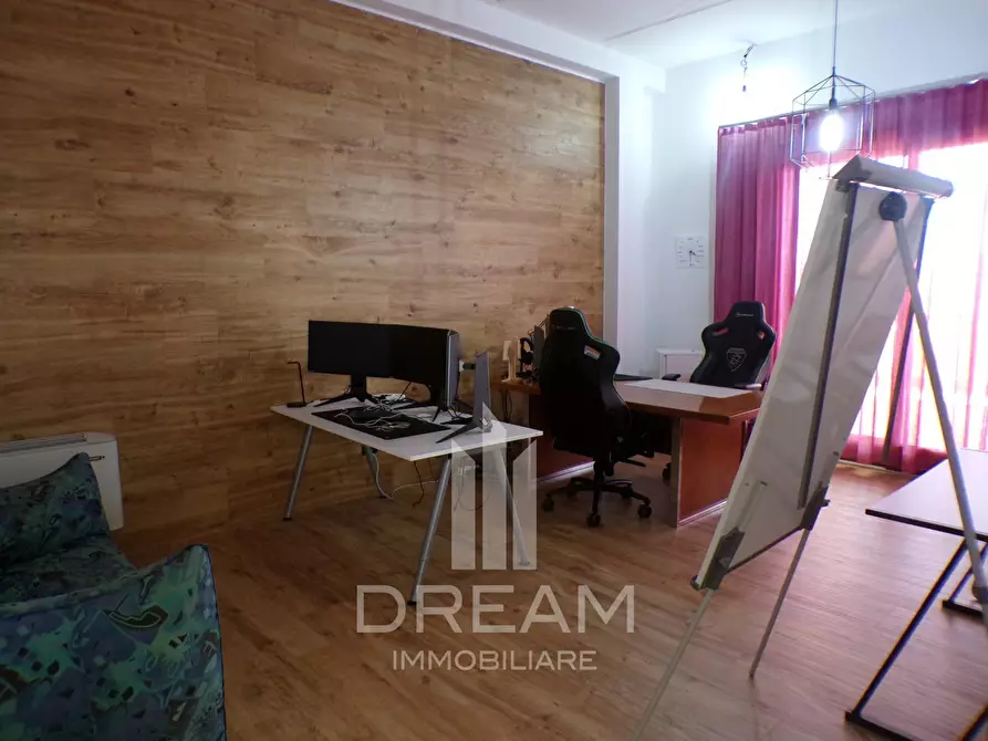 Immagine 17 di Ufficio in affitto  in via Torricelli a Selargius