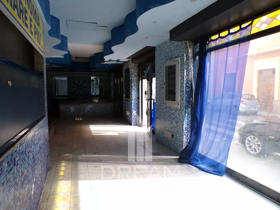 Immagine 12 di Locale commerciale in affitto  in via Diaz a Quartu Sant'elena