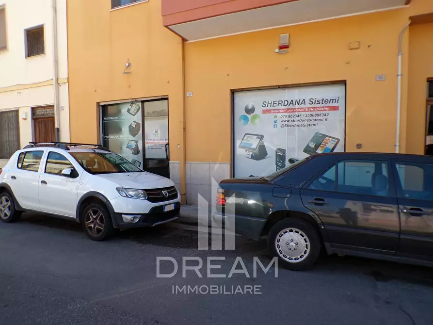 Immagine 13 di Locale commerciale in vendita  in via Firenze a Quartu Sant'elena