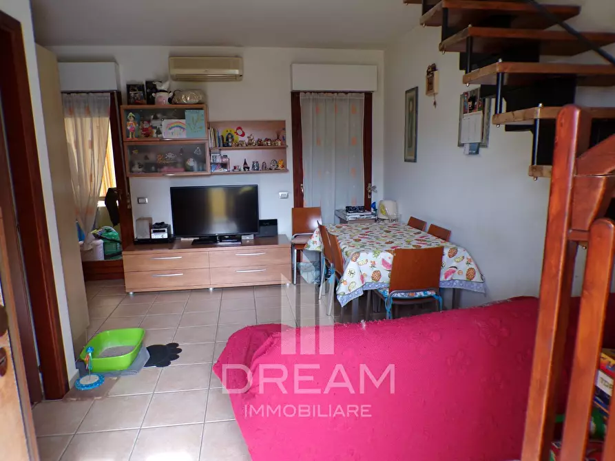 Immagine 2 di Appartamento in vendita  in via Monti a Quartu Sant'elena