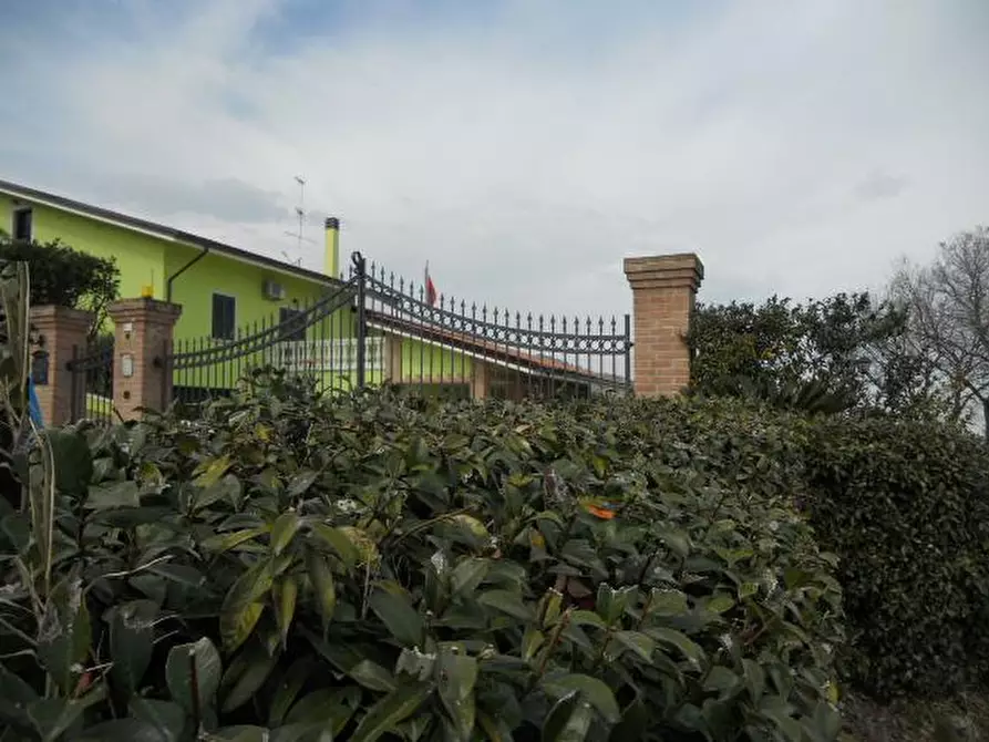 Immagine 16 di Villa in vendita  in Via Castani a Martinsicuro