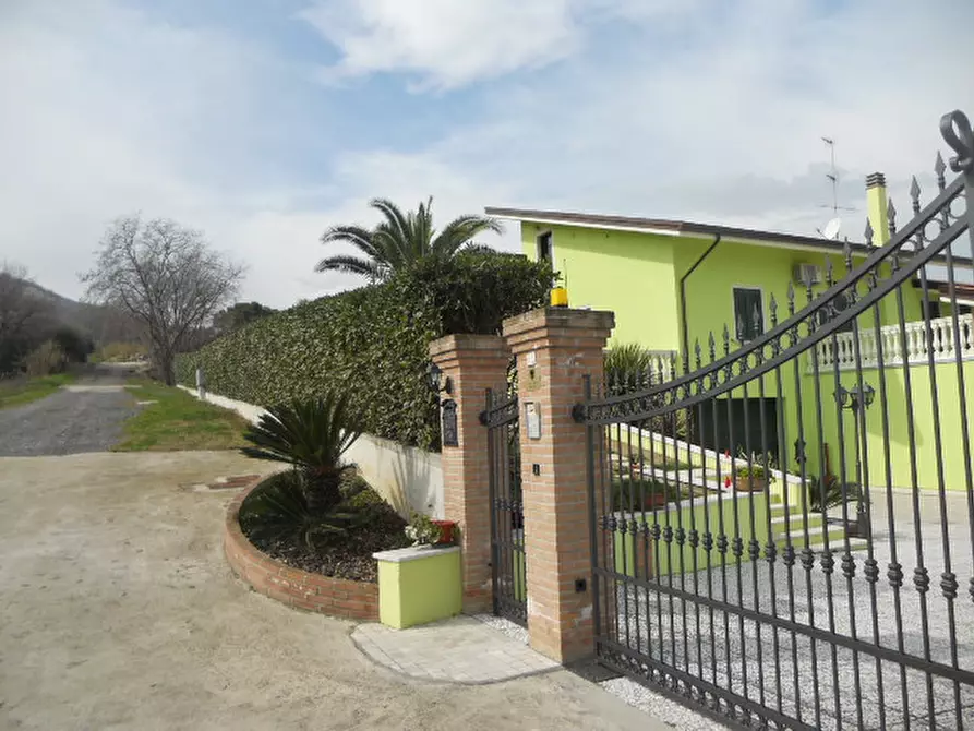 Immagine 18 di Villa in vendita  in Via Castani a Martinsicuro