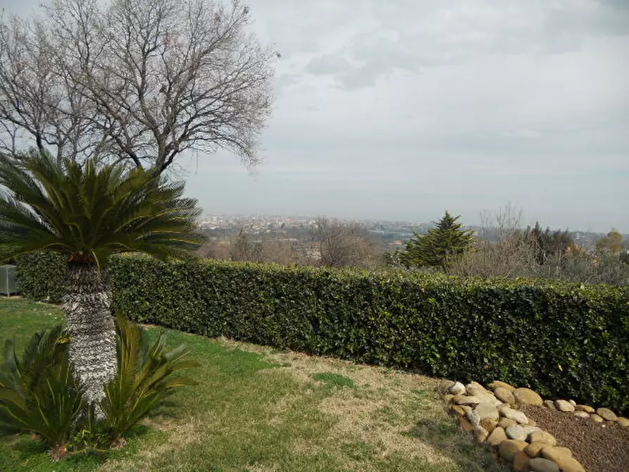 Immagine 21 di Villa in vendita  in Via Castani a Martinsicuro