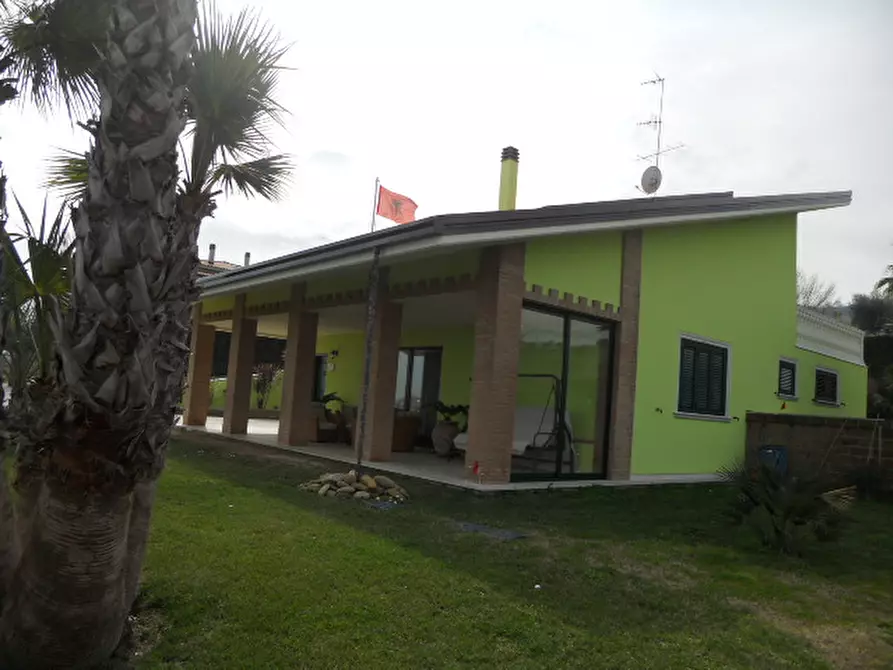 Immagine 24 di Villa in vendita  in Via Castani a Martinsicuro