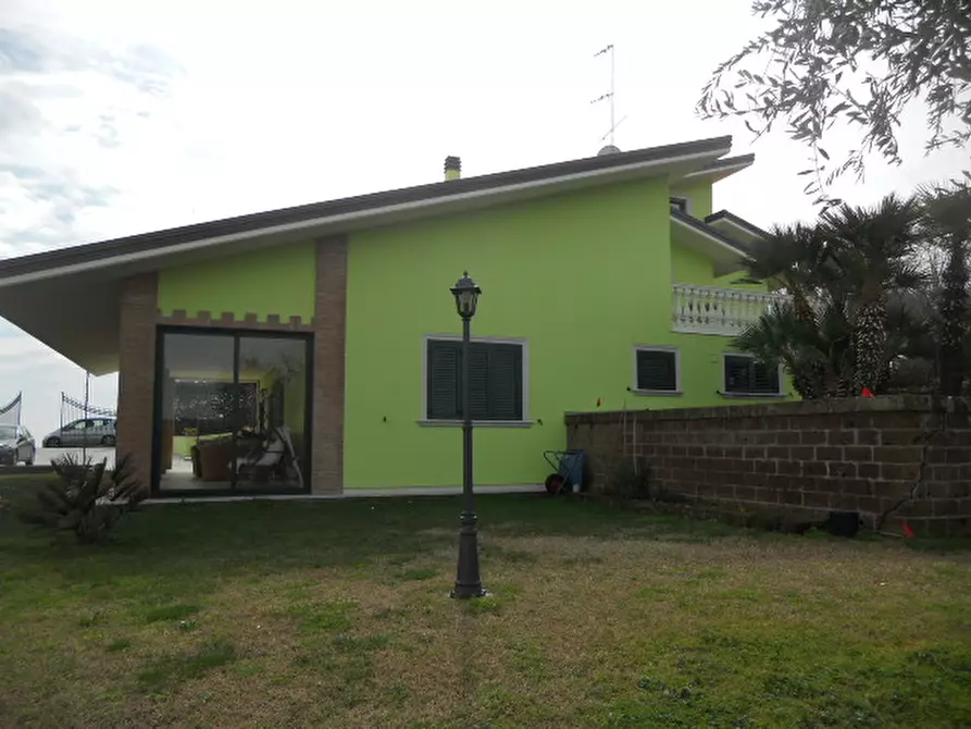 Immagine 25 di Villa in vendita  in Via Castani a Martinsicuro