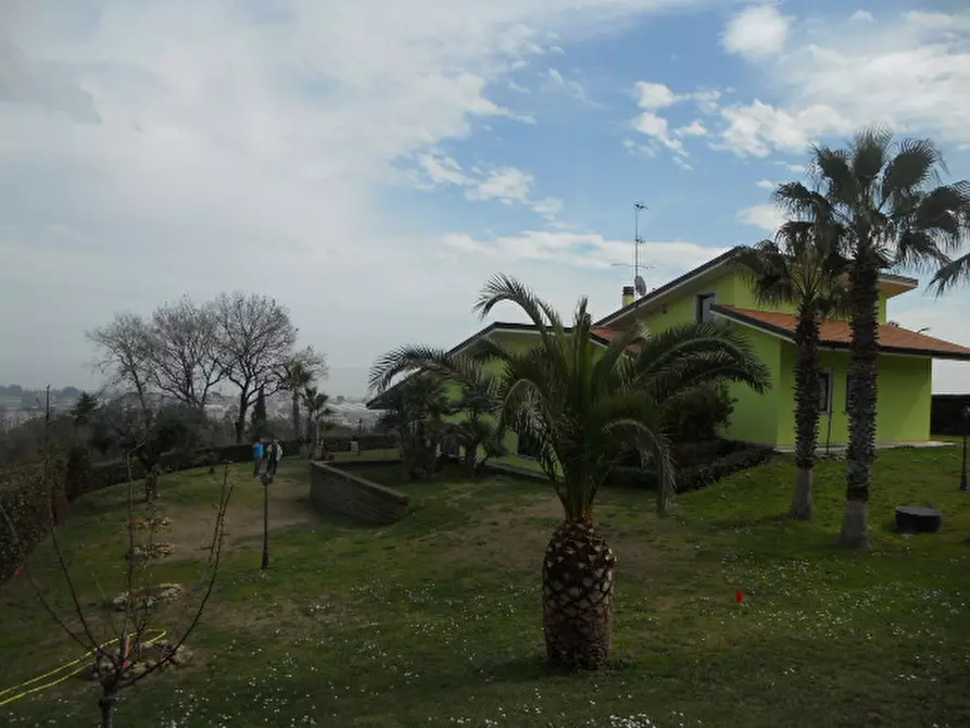 Immagine 28 di Villa in vendita  in Via Castani a Martinsicuro