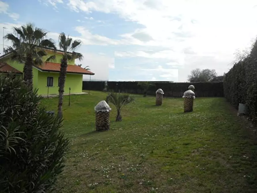 Immagine 30 di Villa in vendita  in Via Castani a Martinsicuro