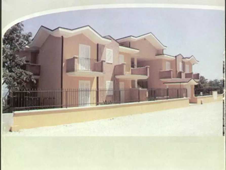 Immagine 2 di Appartamento in vendita  in Contrada Giardino a Colonnella