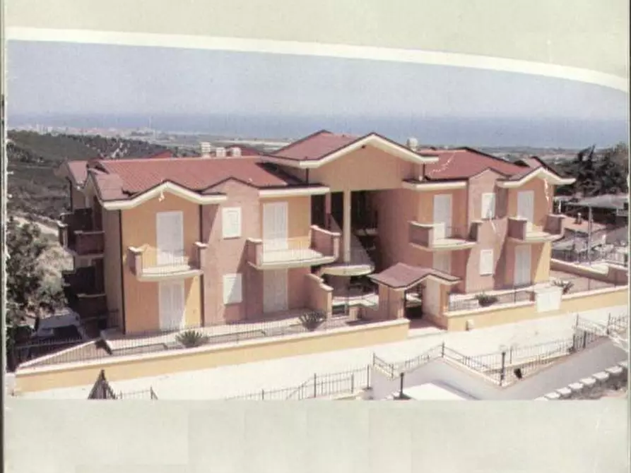 Immagine 3 di Appartamento in vendita  in Contrada Giardino a Colonnella