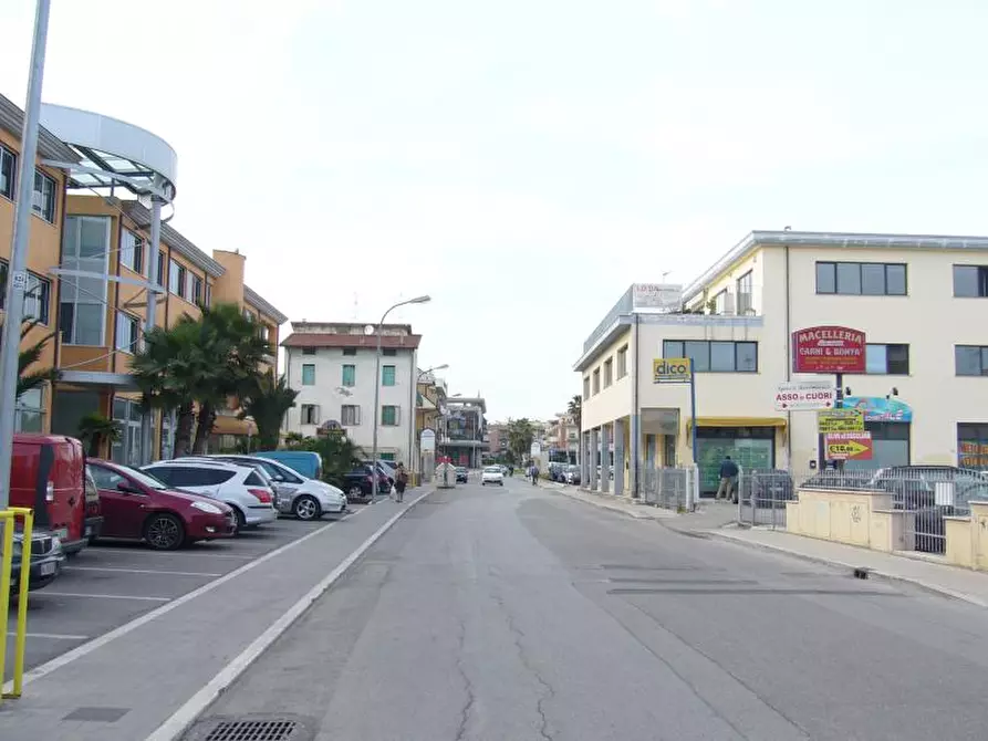 Immagine 1 di Laboratorio in vendita  in Via Toti a San Benedetto Del Tronto