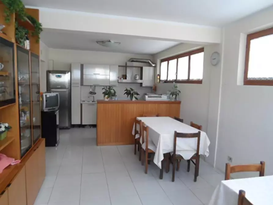 Immagine 2 di Agriturismo in vendita  in Via Volta a San Benedetto Del Tronto