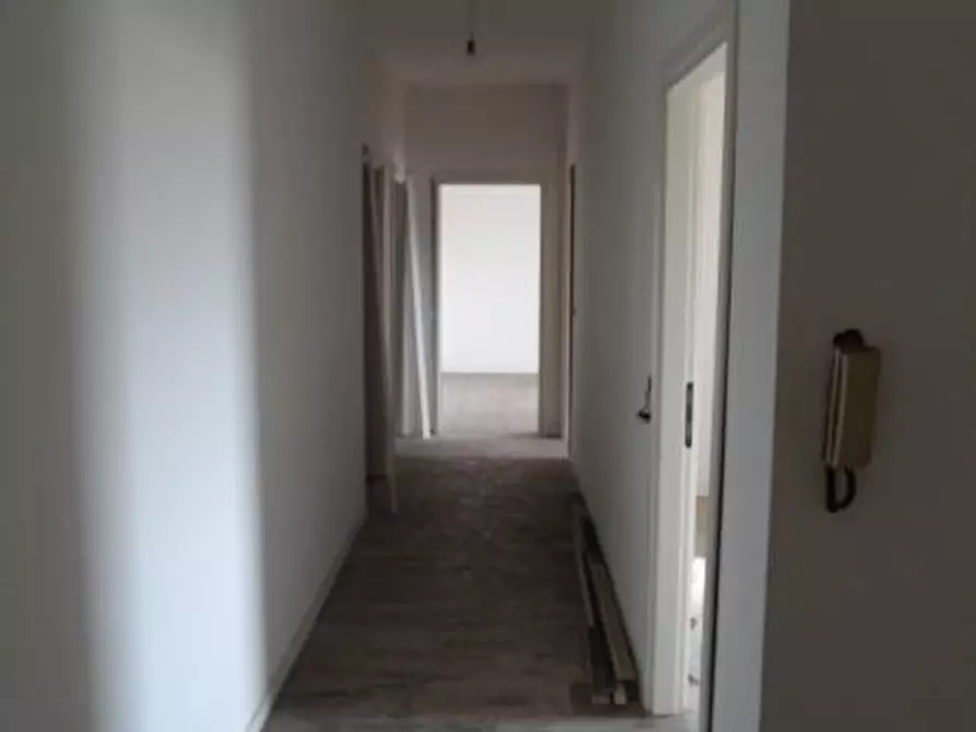 Immagine 10 di Appartamento in vendita  in Via Roma a Martinsicuro