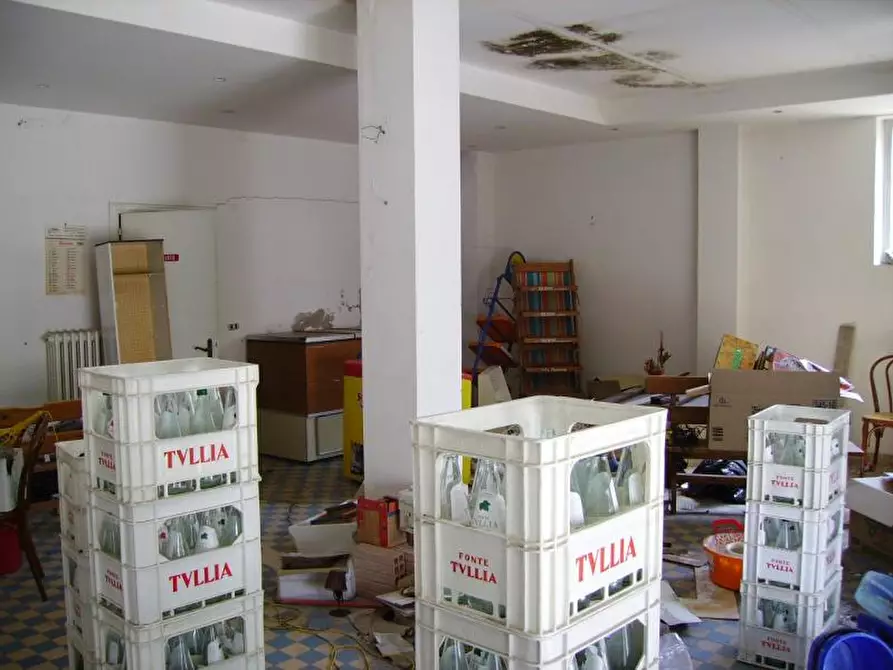 Immagine 9 di Locale commerciale in vendita  in Via B. Colleoni a San Benedetto Del Tronto