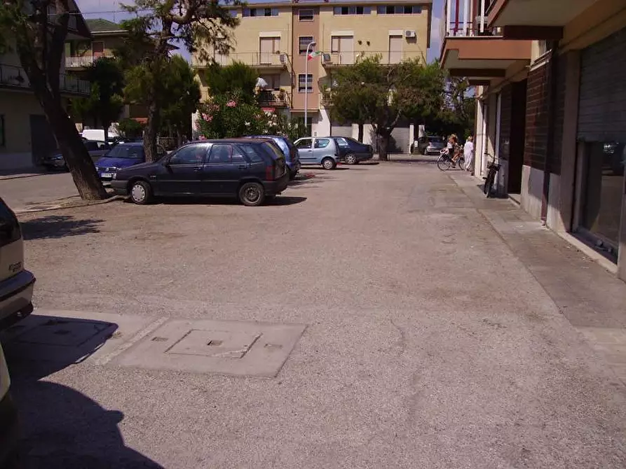 Immagine 3 di Locale commerciale in vendita  in Via B. Colleoni a San Benedetto Del Tronto