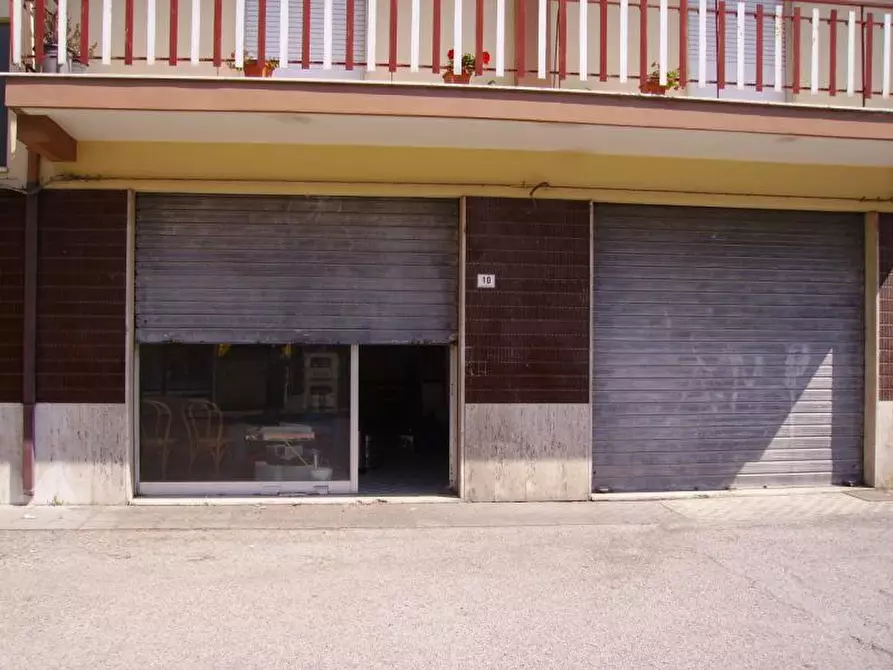 Immagine 14 di Locale commerciale in vendita  in Via B. Colleoni a San Benedetto Del Tronto
